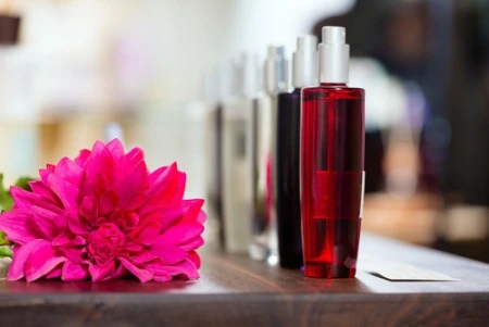 حيل للحفاظ على رائحة عطرك أطول فترة ممكنة 0
