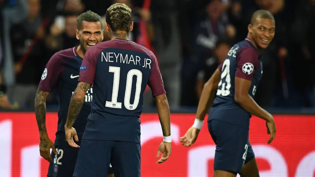Champions League Matchday 2: PSG Routs Bayern; Chelsea Wins at the Death | 107619
