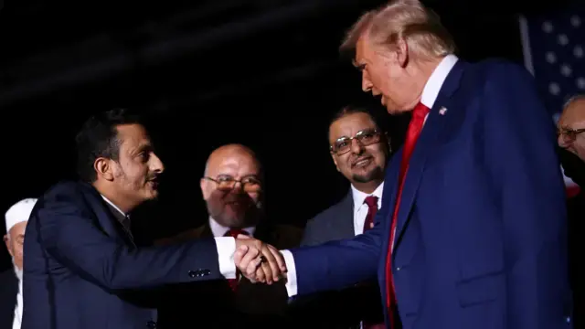 دونالد ترامب: ما سر العلاقة الخاصة بينه وبين الأمريكيين العرب؟ - BBC News عربي | 115022