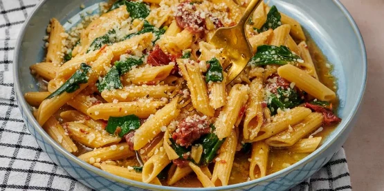 Spinach and Sun-Dried Tomato Pasta | 14189