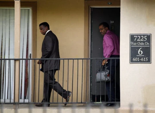 Delay in Dallas Ebola Cleanup as Workers Balk at Task | 28012