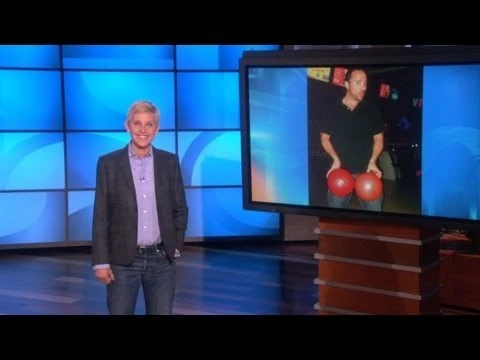 Ellen Gets Into Her Staff s Facebook! | 29022