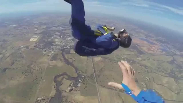 GUY HAS SEIZURE WHILE SKYDIVING | 52451