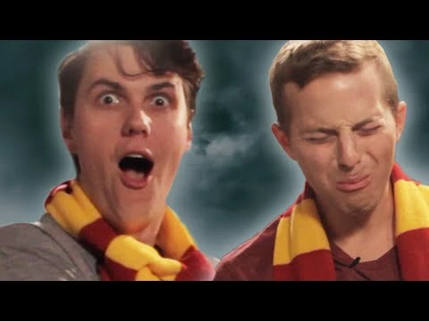 HARRY POTTER FANS TRY HARRY POTTER POTIONS | youtube.com | 55476