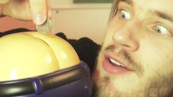 A BUTT BANK?! (5 Weird Stuff Online - Part 07) | 64510
