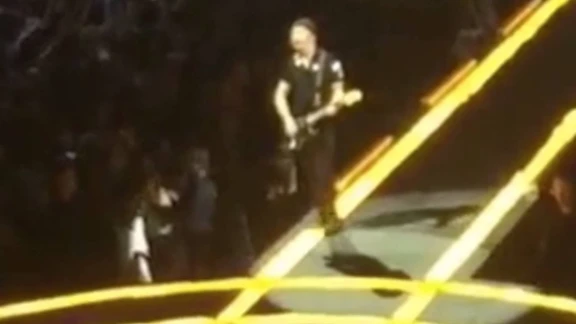 U2s The Edge falls off the stage - IE Tour 2015 Vancouver | 69432
