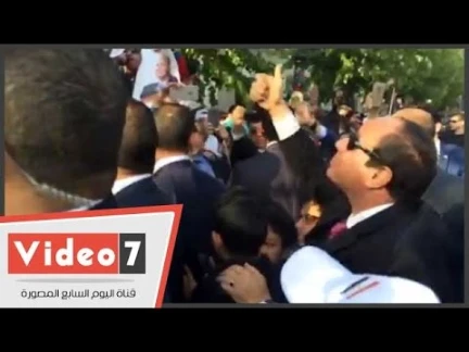 بالفيديو..السيسى يتجول فى شوارع برلين.. والجالية المصرية تهتف: تحيا مصر | 75099