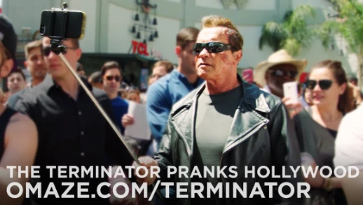 Arnold Pranks Fans as the Terminator...for Charity | youtube.com | 80692