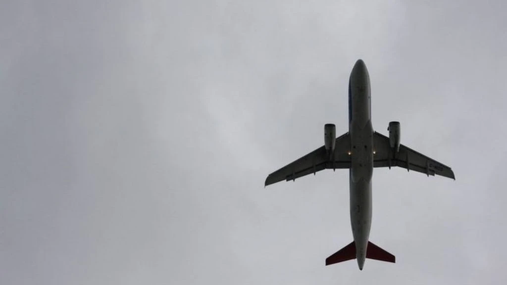Drone pilots warned after close call with passenger jet | 85106