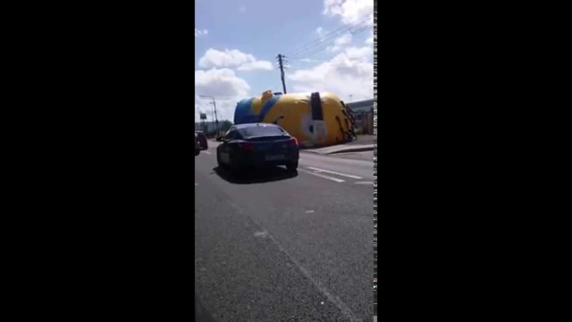 Giant Minion Attack in Dublin. | 87380