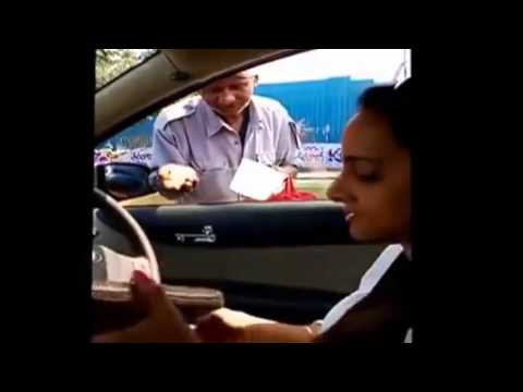 Meet The Indian Beggar Who Accept Credit Cards lol 2015 bob | 90989