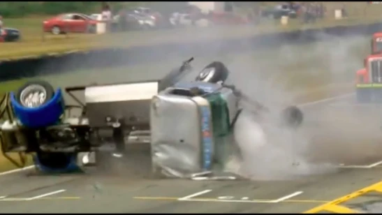 David West Huge Super Truck Crash at Teretonga Raceway 23/1/16 | 94924