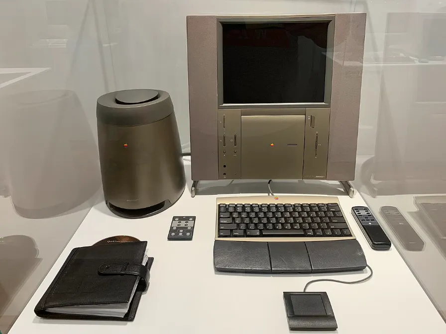 Twentieth Anniversary Macintosh - Wikipedia | 99626
